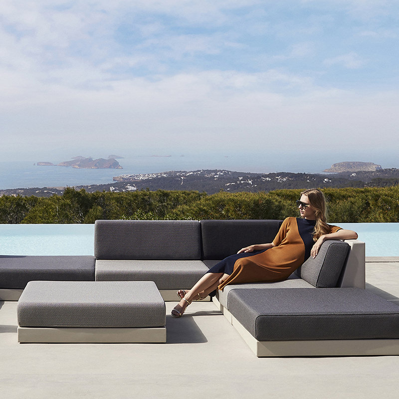 STUDIOCERAMICA-outdoor_sofa_furniture_vondom_sofa_exterior_pixel_ramon_esteve-2.jpg