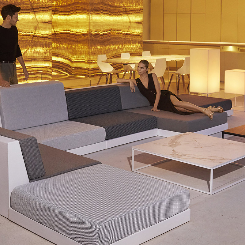 STUDIOCERAMICA-outdoor_sofa_furniture_vondom_sofa_exterior_pixel_ramon_esteve-3.jpg