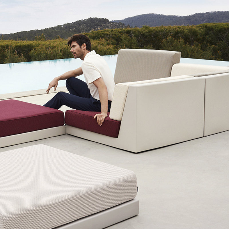 STUDIOCERAMICA-outdoor_sofa_furniture_vondom_sofa_exterior_pixel_ramon_esteve-4.jpg