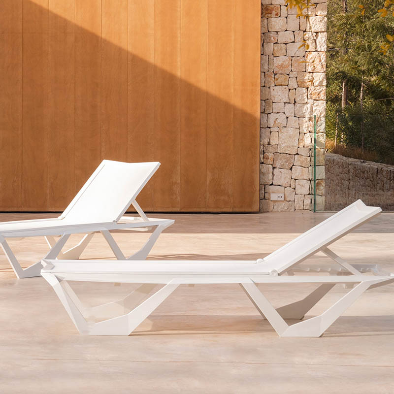 studioceramica-SUN-BED-SUN-LOUNGER-DESIGN-KARIM-RASHID-MODERN-STACKABLE-CANVAS-BLACK-WHITE-VONDOM-3 studioceramica-SUN-BED-SUN-LOUNGER-DESIGN-KARIM-RASHID-MODERN-STACKABLE-CANVAS-BLACK-WHITE-VONDOM-3.jpg