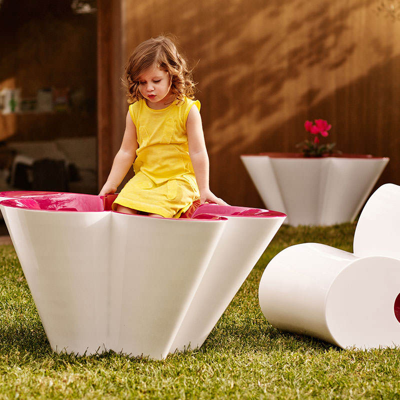 studioceramica-childrenfurniture-exclusive-outdoor-furniture-table-designplanter-agatha-agatharuizdelaprada-vondom-1 studioceramica-childrenfurniture-exclusive-outdoor-furniture-table-designplanter-agatha-agatharuizdelaprada-vondom-1.jpg