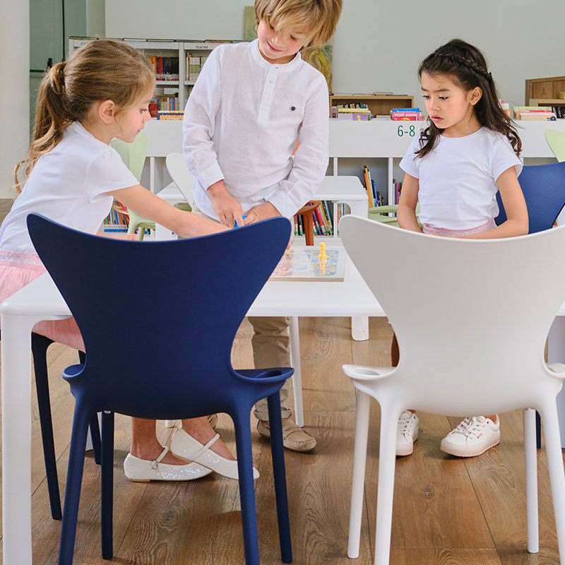 scaunecopii-chairs-childrens-furniture-design-hospitality-contract-love-eugeni-quitllet-vondom (13) scaunecopii-chairs-childrens-furniture-design-hospitality-contract-love-eugeni-quitllet-vondom-13.jpg
