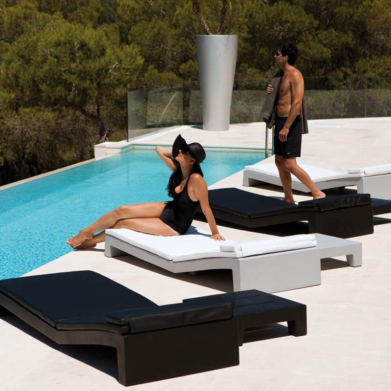 sezlong-studioceramica-design-outdoor-furniture-sunchaise-jut-vondom (2) sezlong studioceramica design outdoor furniture sunchaise jut vondom 2